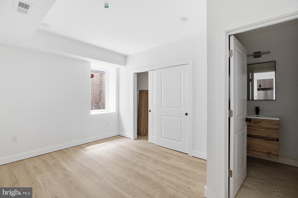 613 N BROOKLYN STREET Unit: 3
