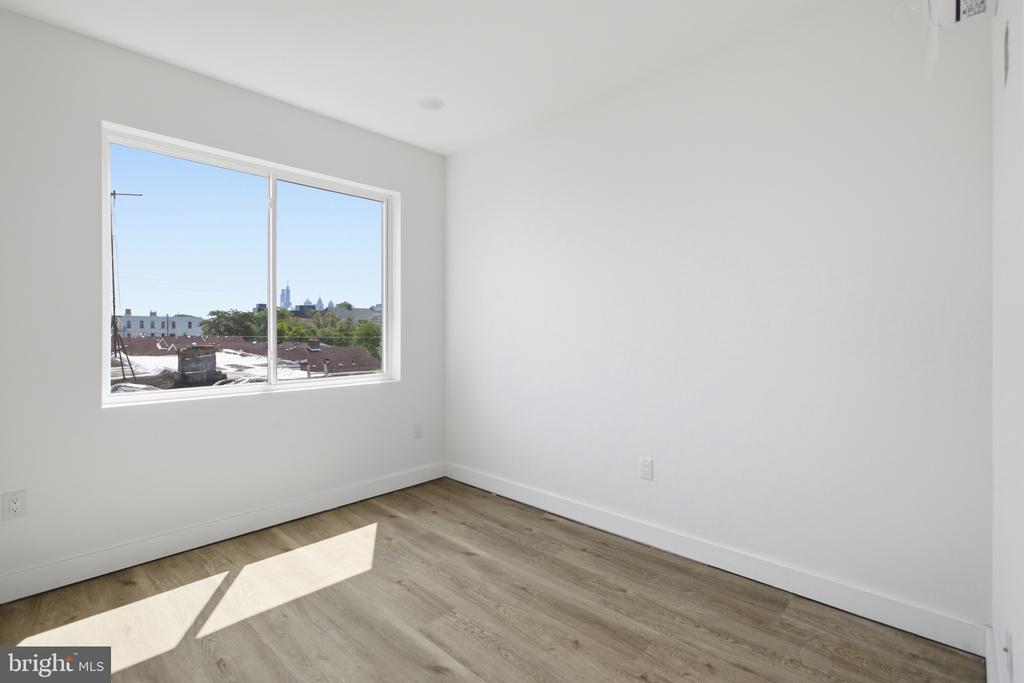613 N BROOKLYN STREET Unit: 4