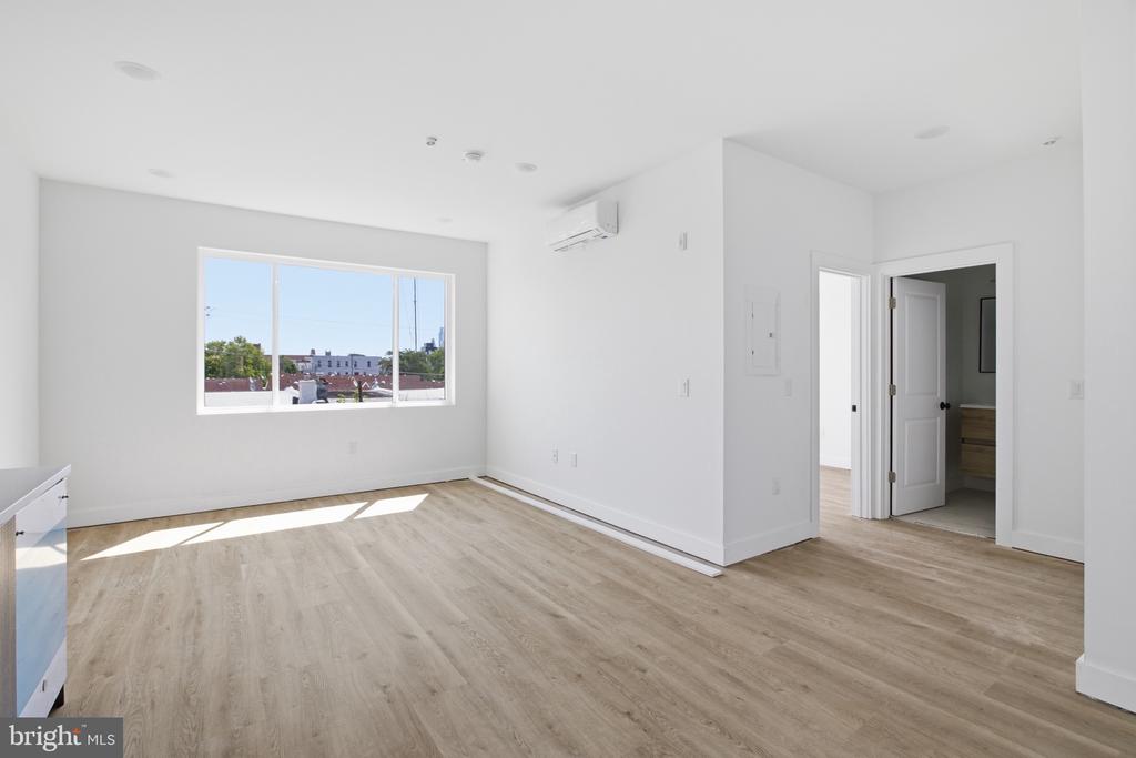 613 N BROOKLYN STREET Unit: 4