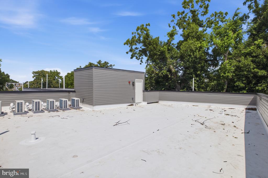 613 N BROOKLYN STREET Unit: 4