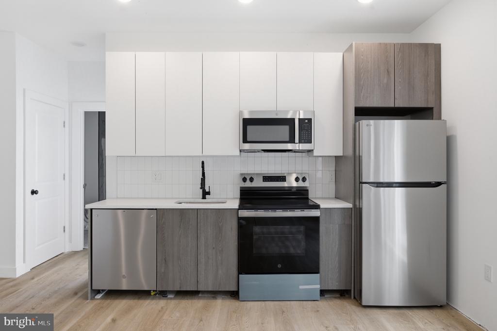 613 N BROOKLYN STREET Unit: 10