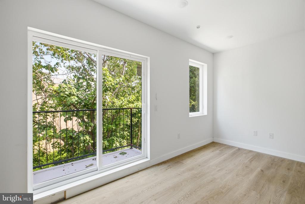 613 N BROOKLYN STREET Unit: 10