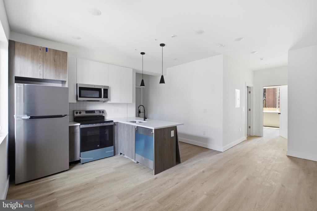 613 N BROOKLYN STREET Unit: 5