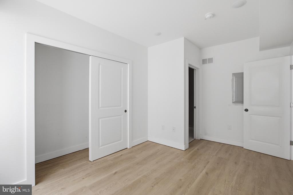 613 N BROOKLYN STREET Unit: 2