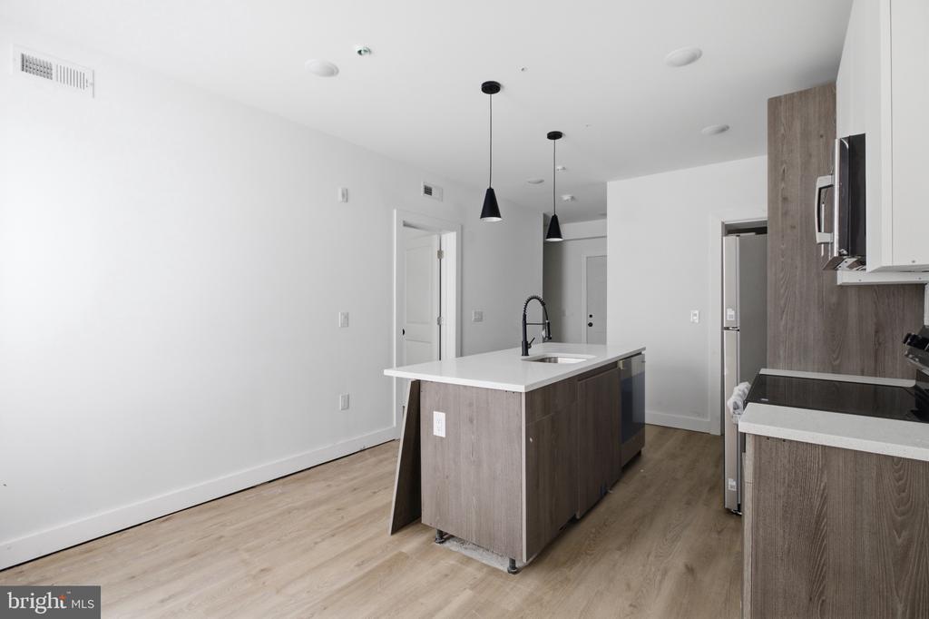 613 N BROOKLYN STREET Unit: 2