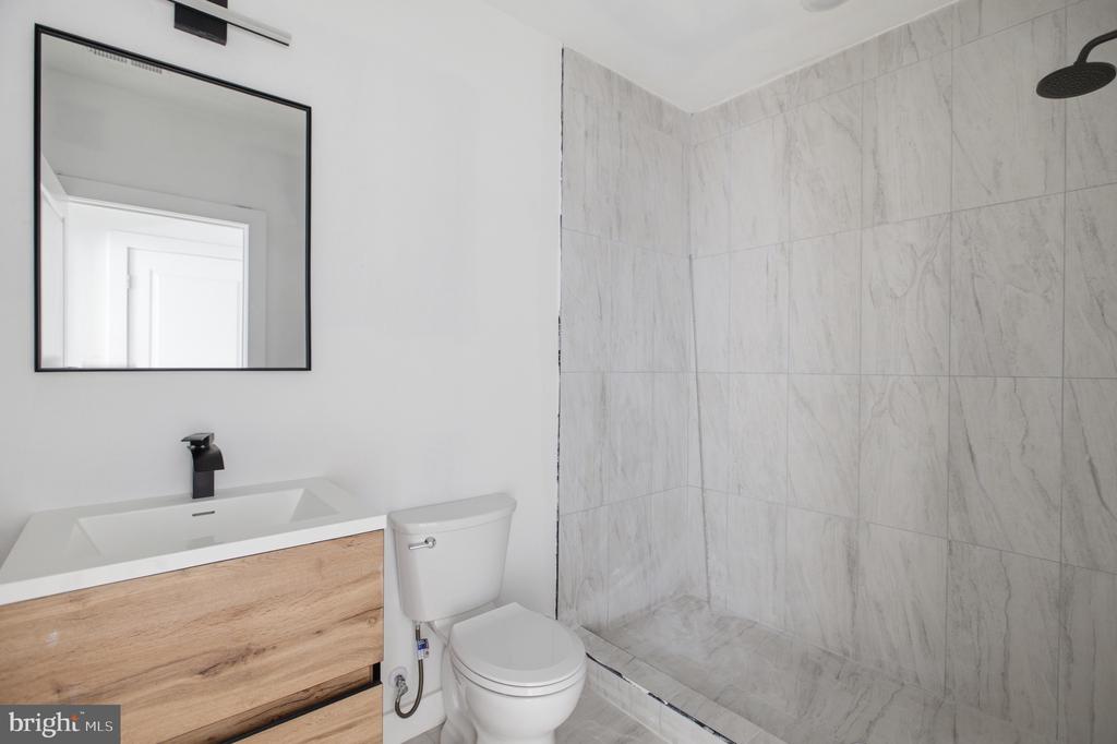 613 N BROOKLYN STREET Unit: 2