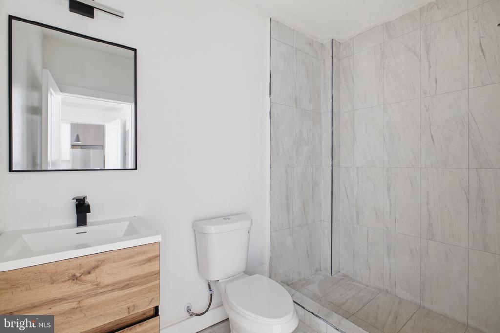 613 N BROOKLYN STREET Unit: 2