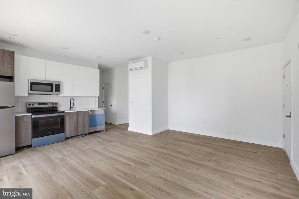 613 N BROOKLYN STREET Unit: 11