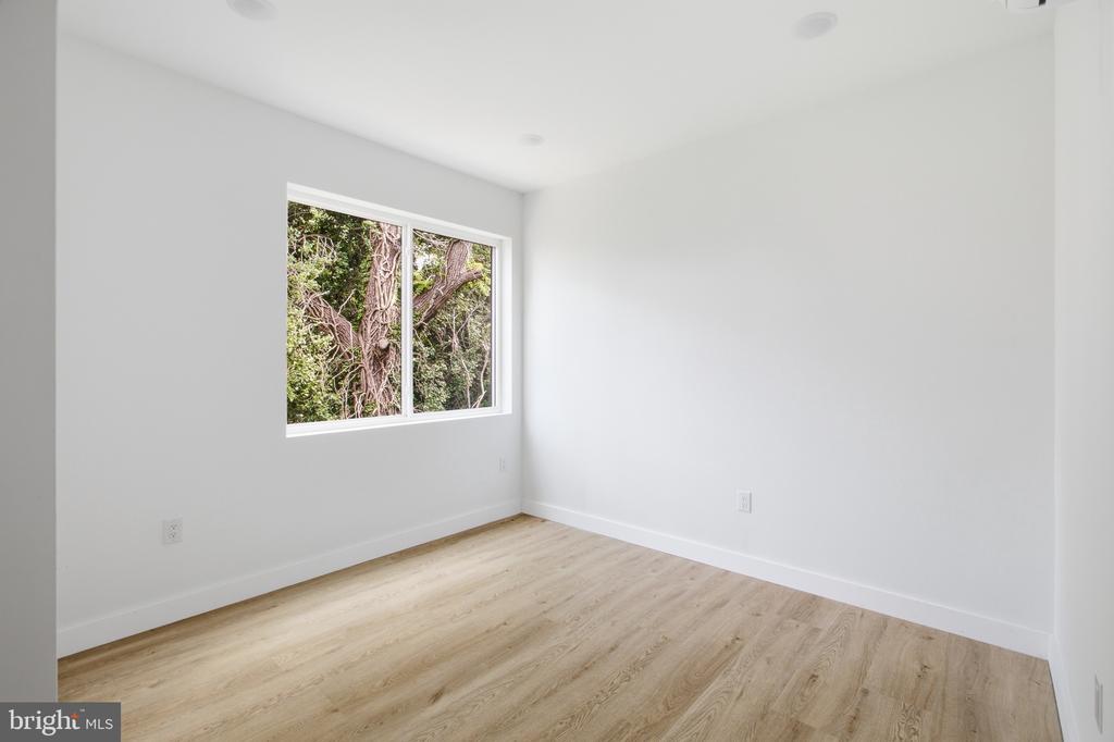 613 N BROOKLYN STREET Unit: 11