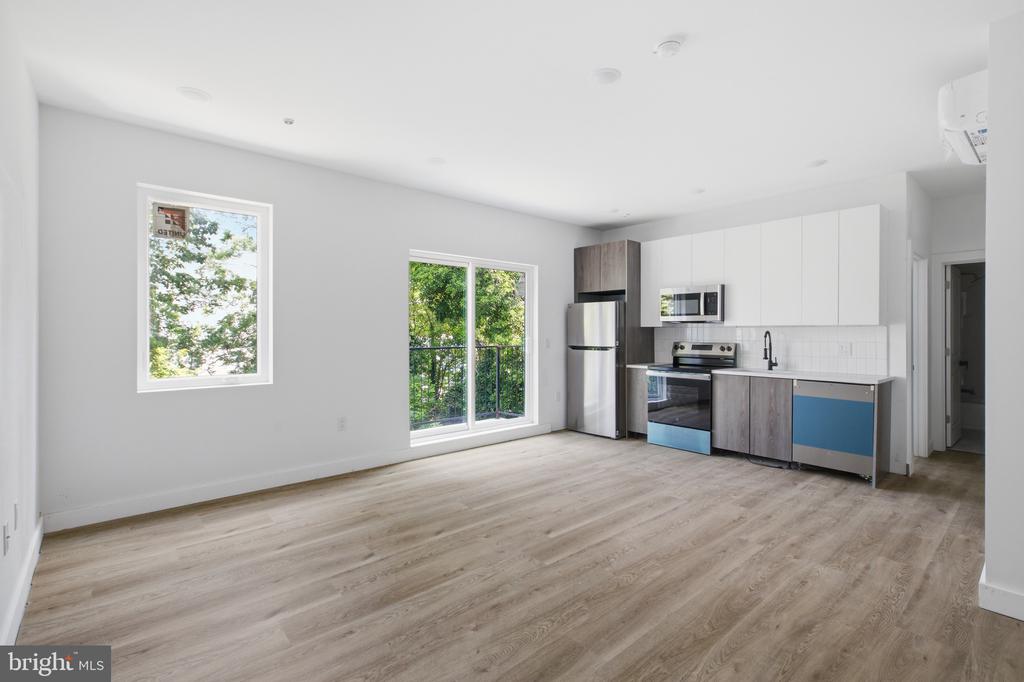 613 N BROOKLYN STREET Unit: 11