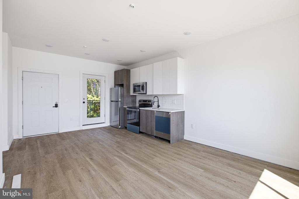 613 N BROOKLYN STREET Unit: 12