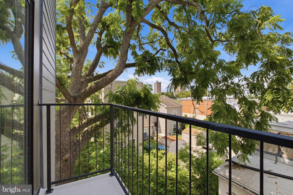 613 N BROOKLYN STREET Unit: 13