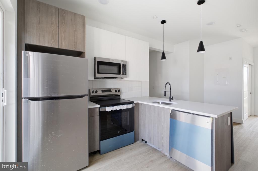 613 N BROOKLYN STREET Unit: 13