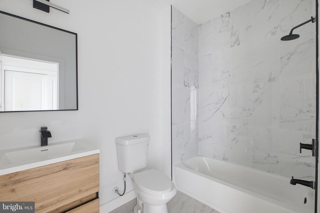 613 N BROOKLYN STREET Unit: 13