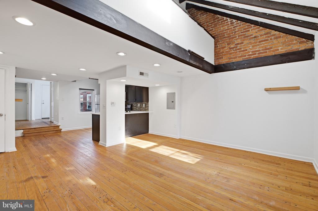 747 S 2ND STREET Unit: PH