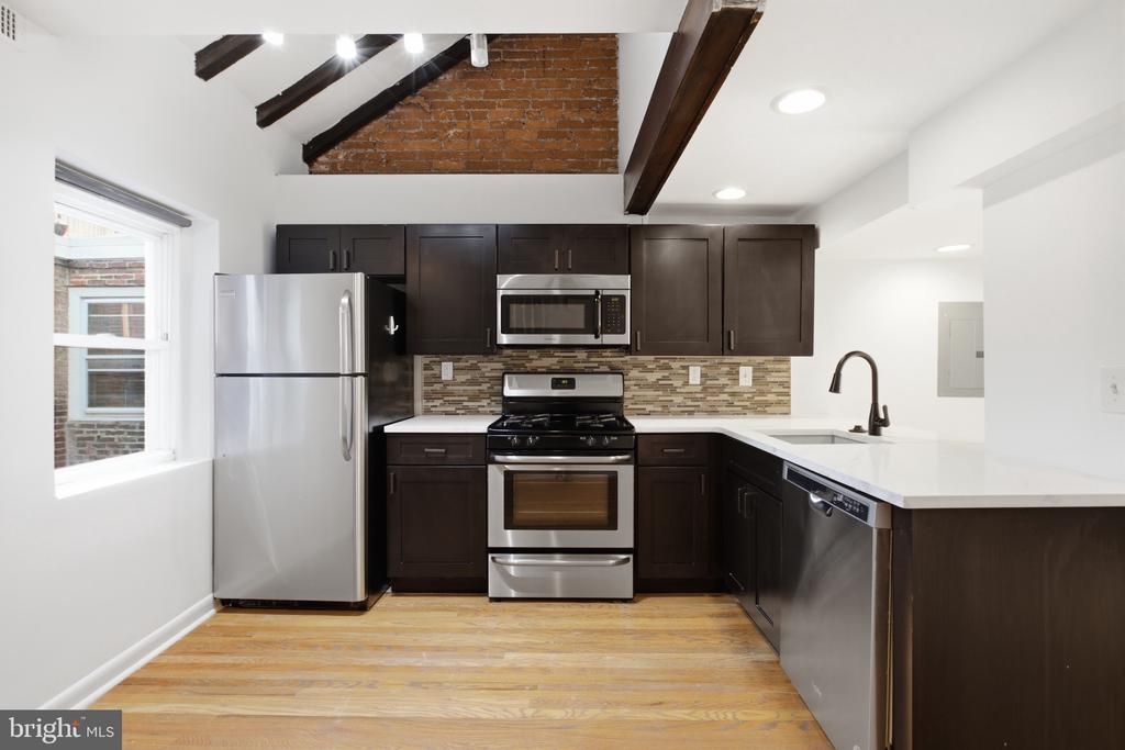 747 S 2ND STREET Unit: PH