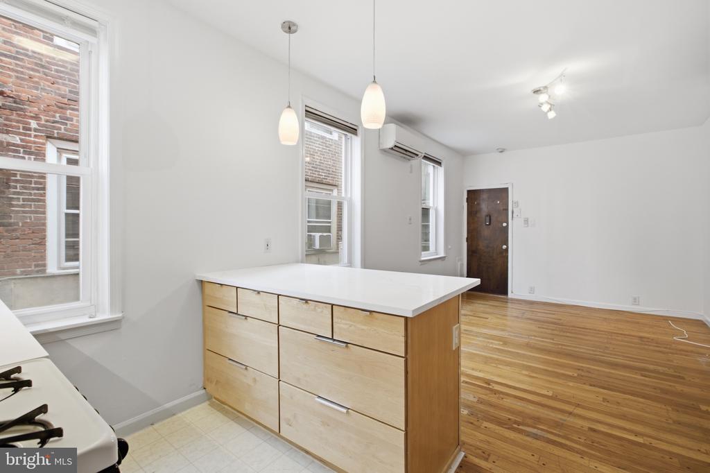 747 S 2ND STREET Unit: 2
