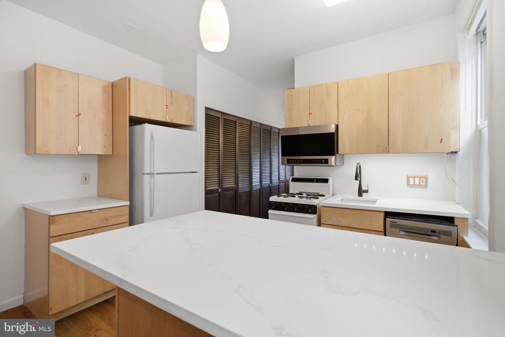 747 S 2ND STREET Unit: 2
