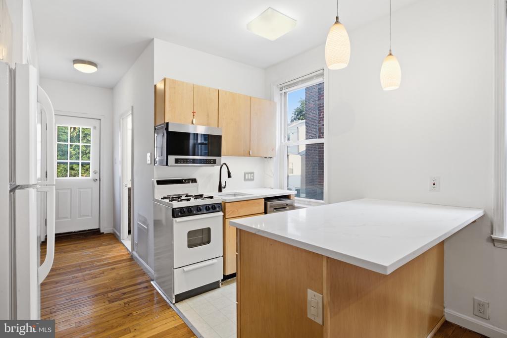 747 S 2ND STREET Unit: 2
