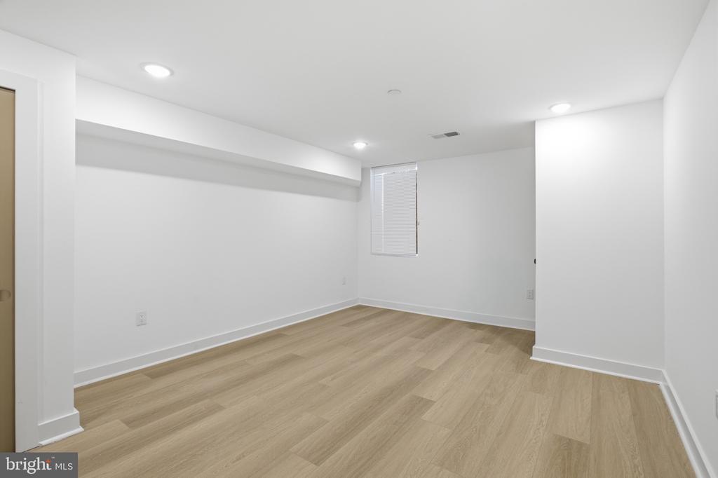 3929 FAIRMOUNT AVENUE Unit: 1