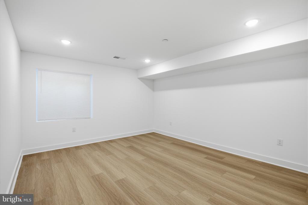 3929 FAIRMOUNT AVENUE Unit: 1