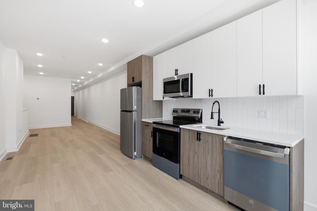 3929 FAIRMOUNT AVENUE Unit: 1