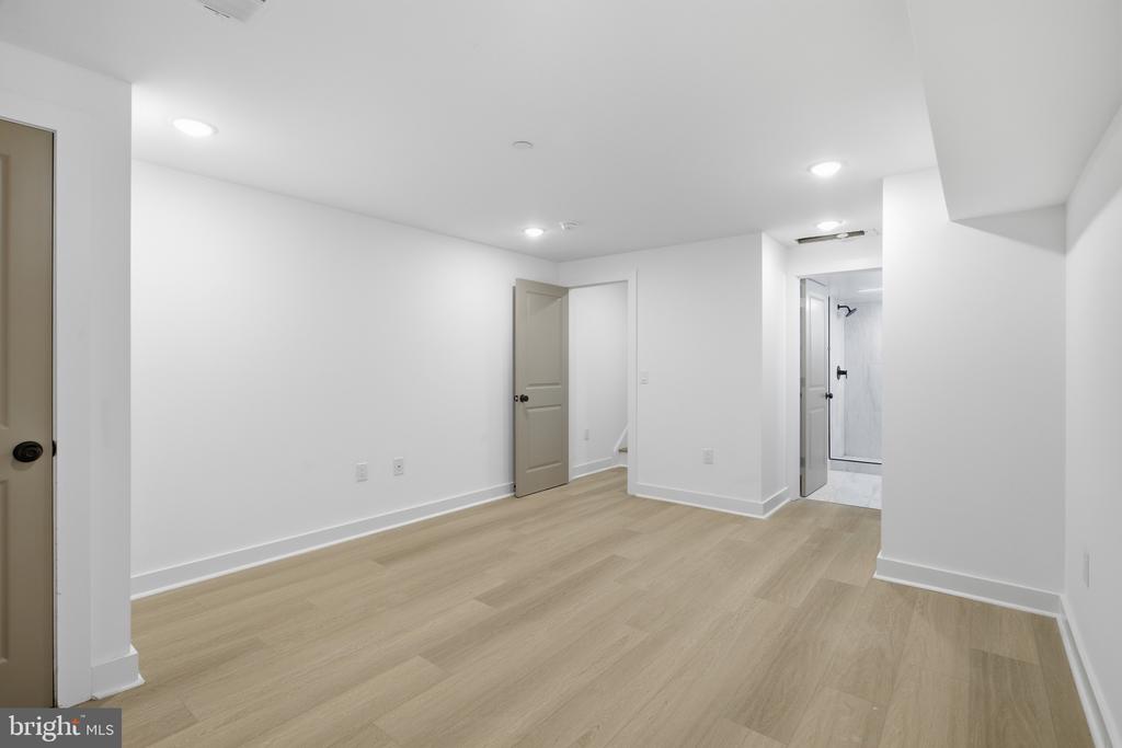 3929 FAIRMOUNT AVENUE Unit: 1