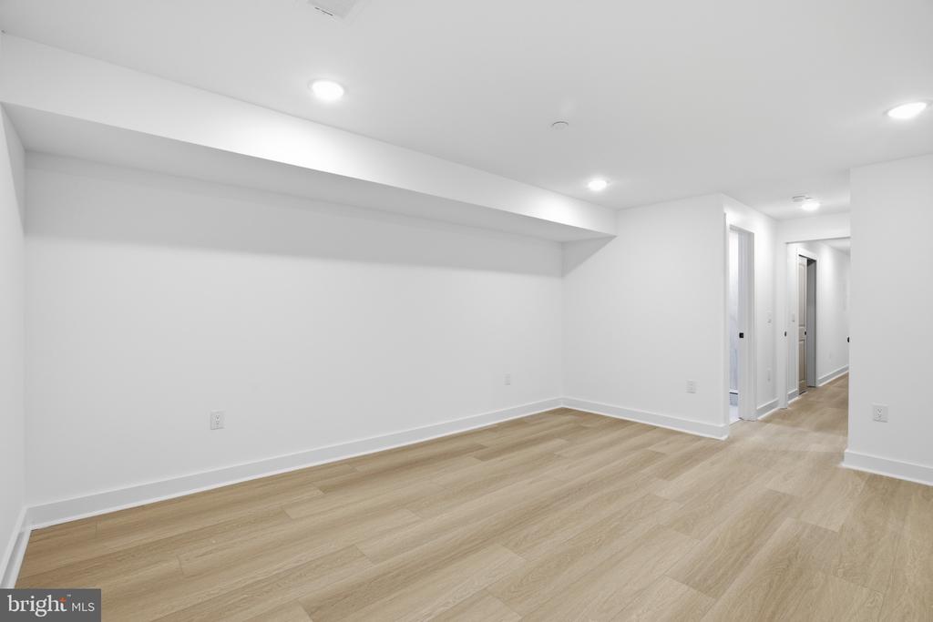 3929 FAIRMOUNT AVENUE Unit: 1