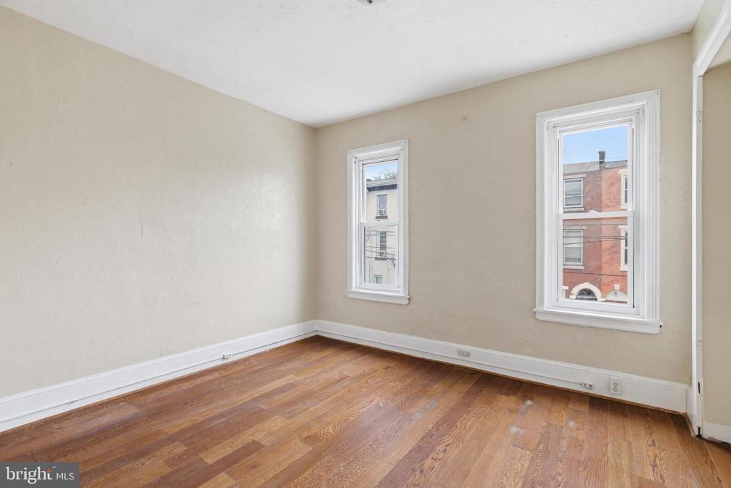 632 W CUMBERLAND STREET Unit: 2