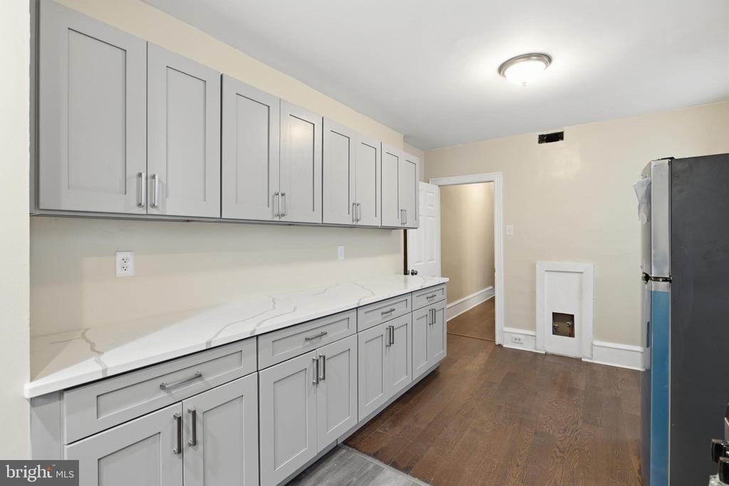 632 W CUMBERLAND STREET Unit: 2