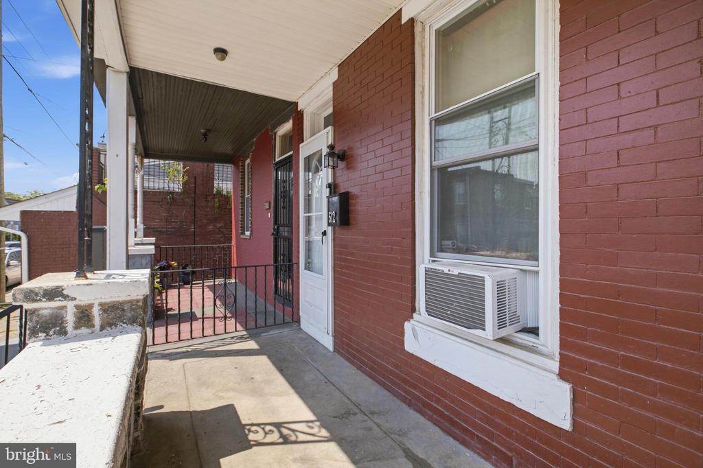 512 N GROSS STREET