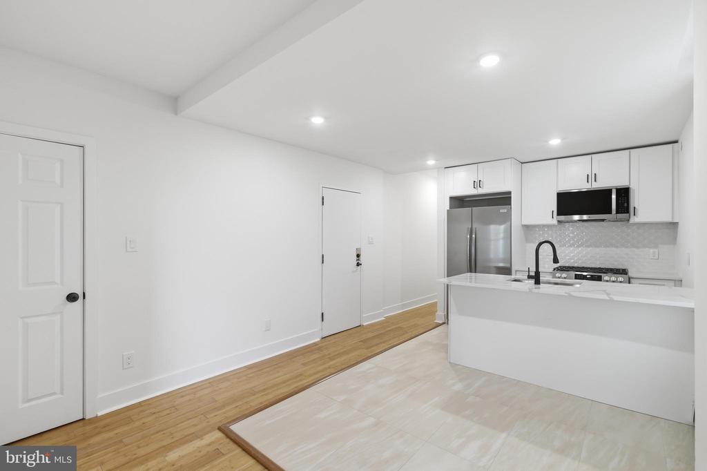 5939 DREXEL ROAD Unit: CARRIAGE