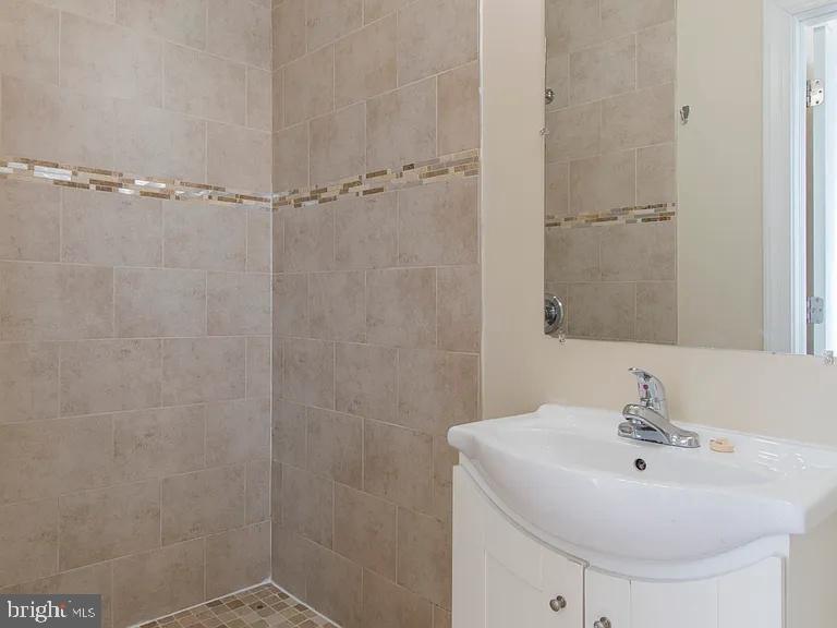 1929 N GRATZ STREET Unit: 2