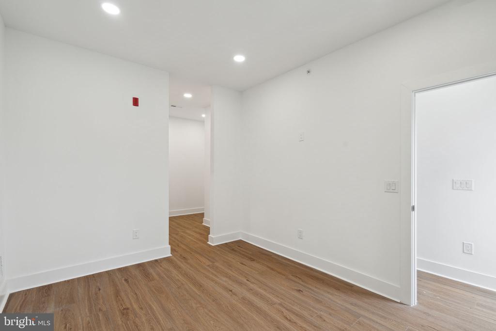 528 W BERKS STREET Unit: 1
