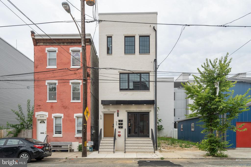 528 W BERKS STREET Unit: 1