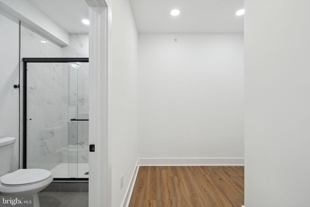 528 W BERKS STREET Unit: 1