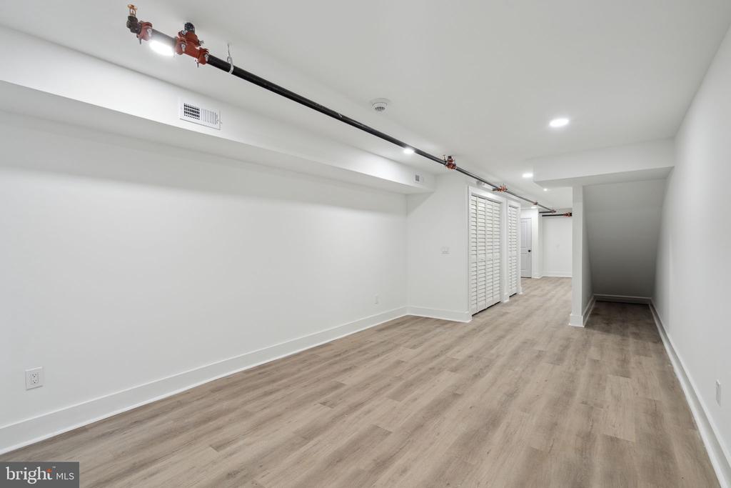 528 W BERKS STREET Unit: 1