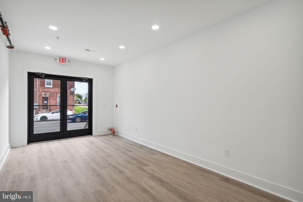 528 W BERKS STREET Unit: 1
