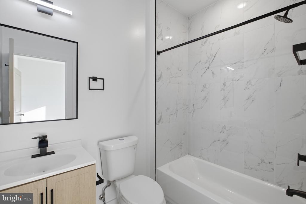 2322 N 5TH STREET Unit: 2