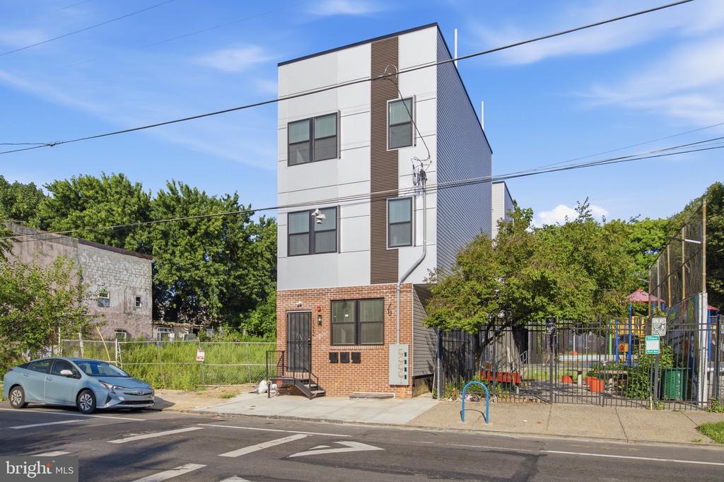 2322 N 5TH STREET Unit: 2