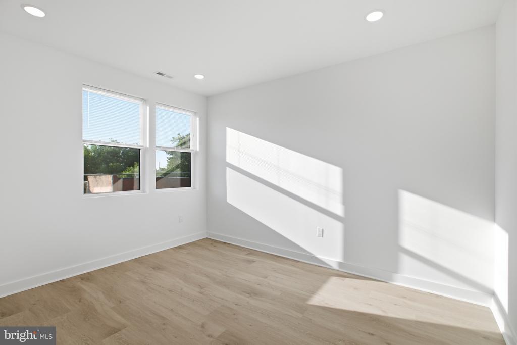2322 N 5TH STREET Unit: 2