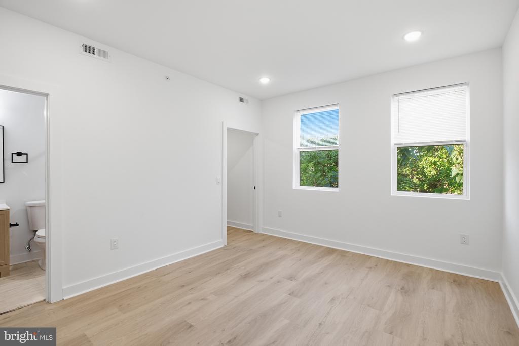 2322 N 5TH STREET Unit: 2