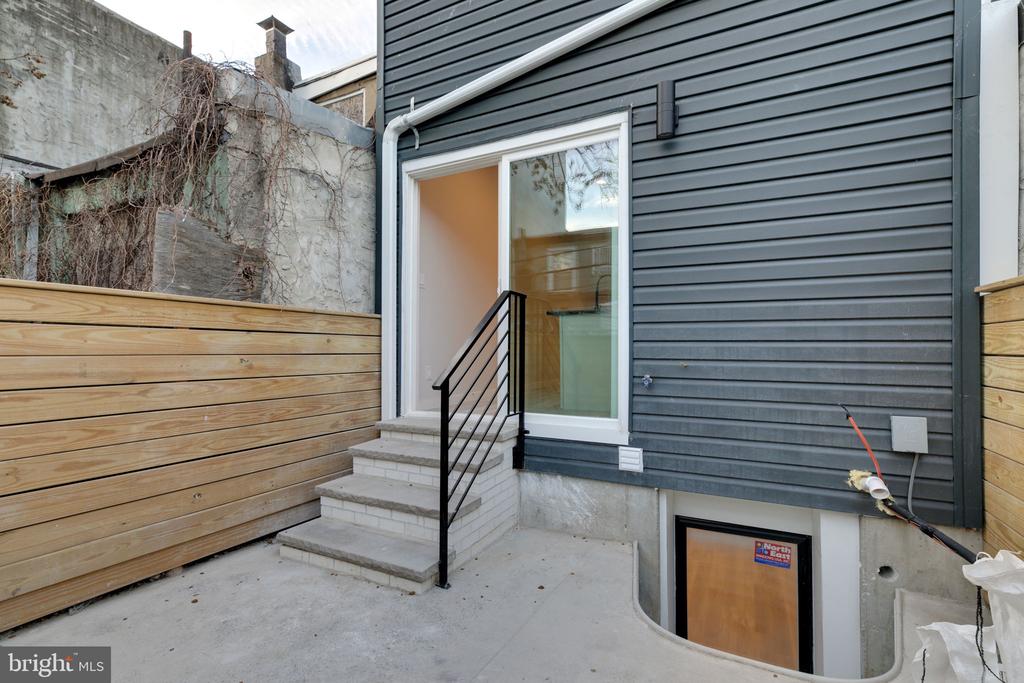 614 HOFFMAN STREET