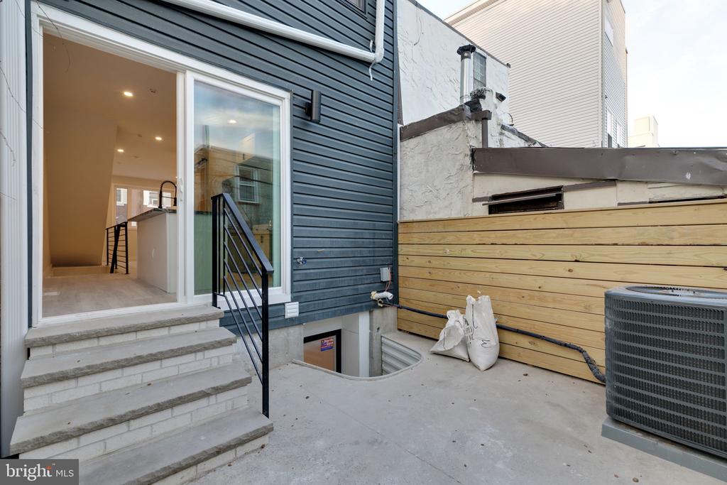 614 HOFFMAN STREET