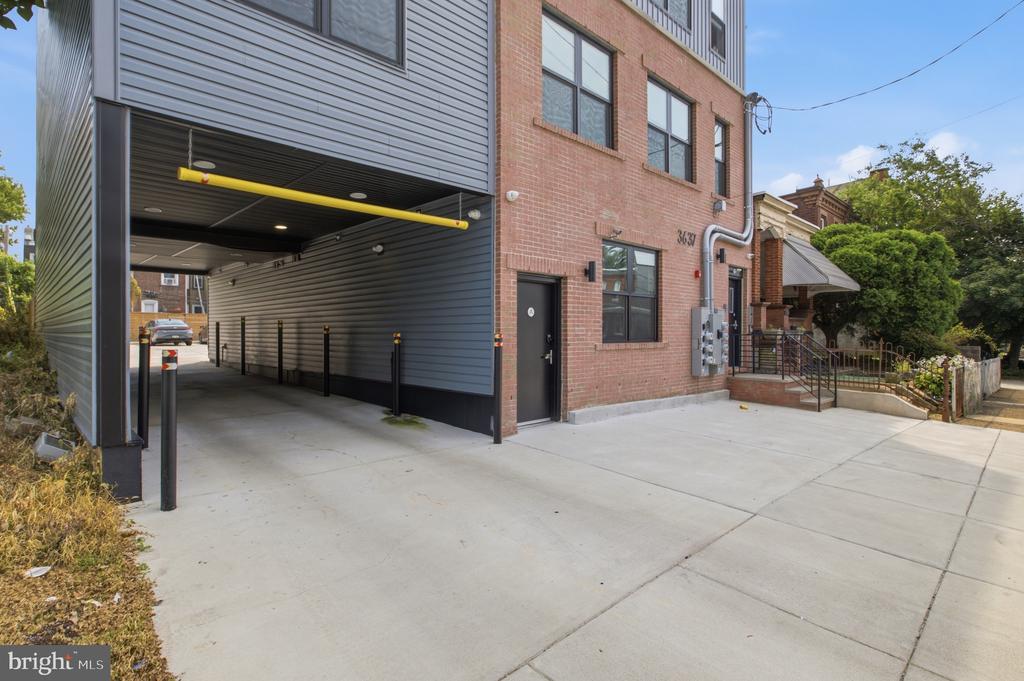 3637 N 16TH STREET Unit: C