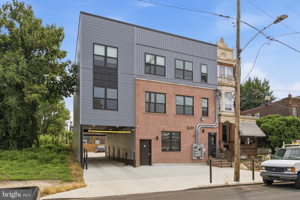 3637 N 16TH STREET Unit: C