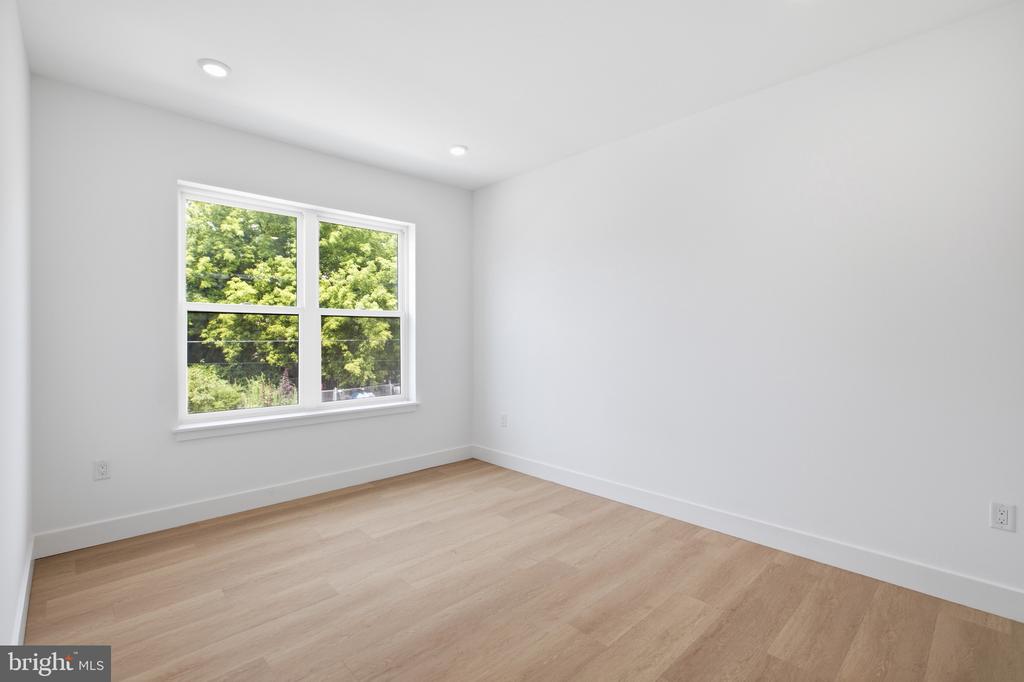 3637 N 16TH STREET Unit: C
