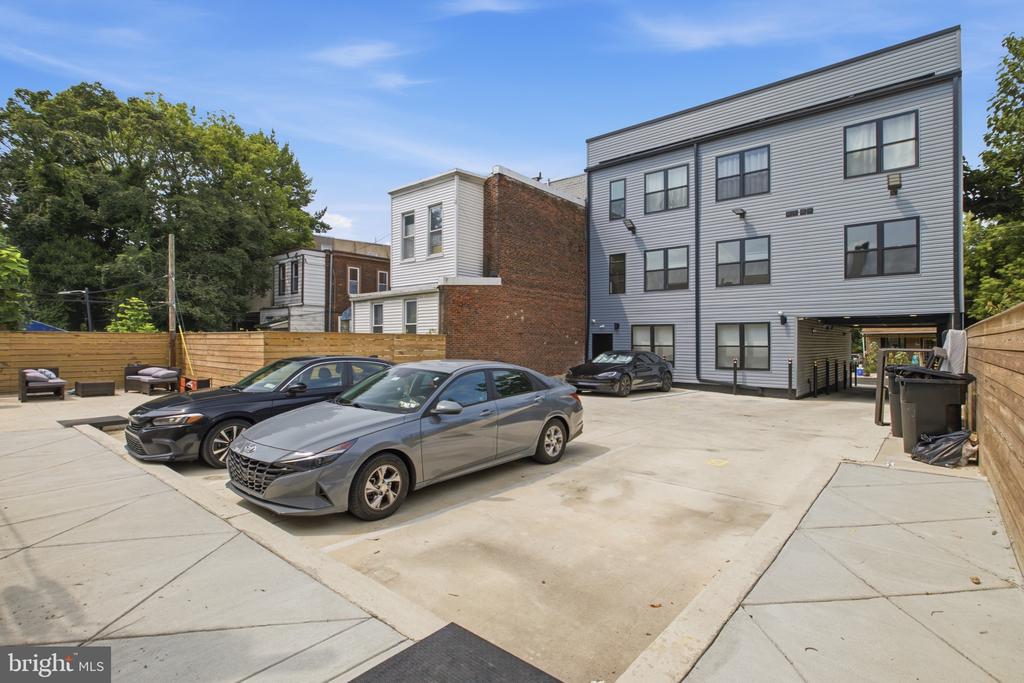 3637 N 16TH STREET Unit: C