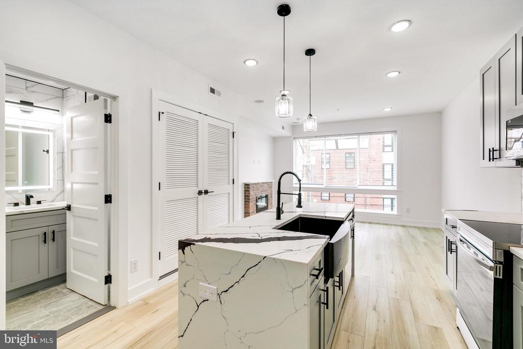 2054 N 2ND STREET Unit: 6