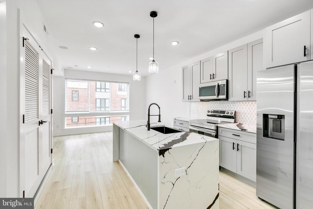 2054 N 2ND STREET Unit: 6